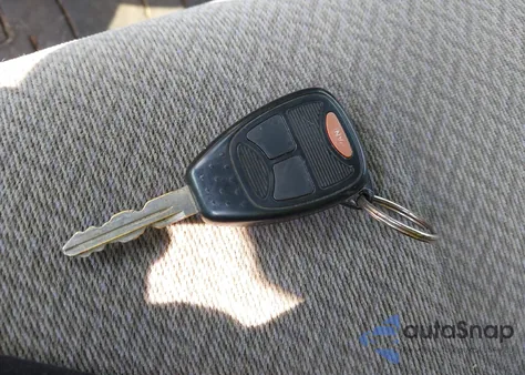 2005 Chrysler Town & Country Lx from USA, damaged, VIN 2C4GP44R05R355192